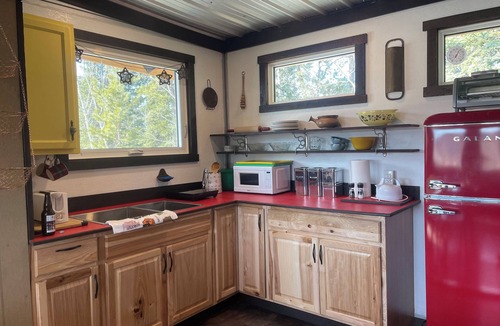 Whitehorse House | Homespun Glamping Haus