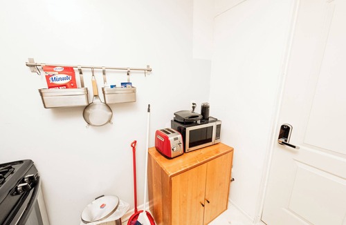 Williamsburg Apartment | Homestay in townhouse centrally located in Williamsburg