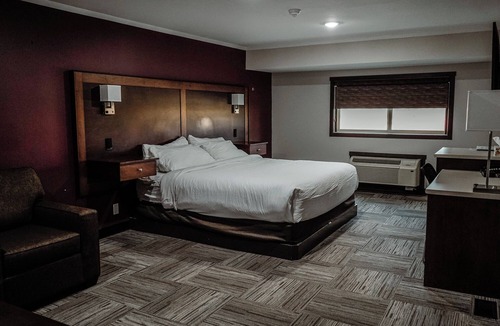 Vanderhoof Hotel | Homestead Inn and Suites