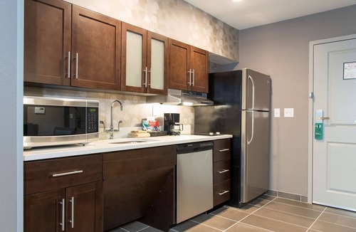 Sheffield Hotel | Homewood Suites by Hilton Cleveland/Sheffield