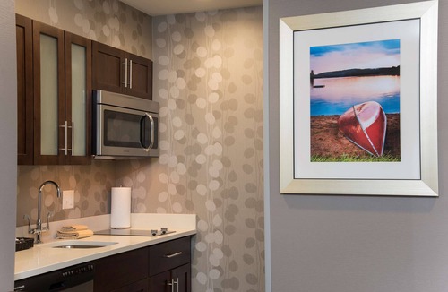 Sheffield Hotel | Homewood Suites by Hilton Cleveland/Sheffield
