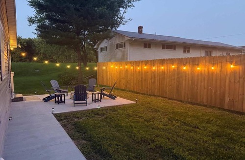 Guttenberg House | Hooks and Honkers Hideout