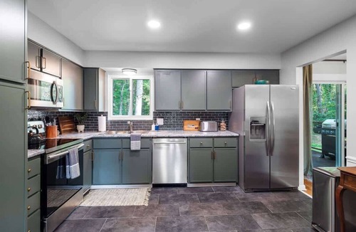 Northwest Akron House | Hot Tub - Arcade - Sleeps 10 - Akron