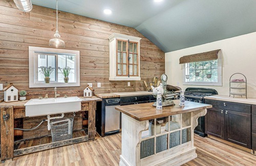 Riverside House | Hot Tub + Yard: Farmhouse by Michigan Beaches!