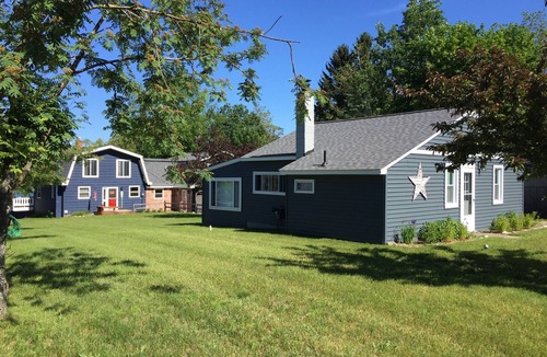 Central Lake House | HURRY! July 4th Cancellation: The Lake House is Available July 4-11. Sleeps 21