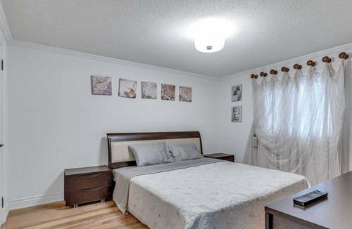 Innisfil Cottage | Idyllic Innisfil Retreat: 2 BDR Lakeside Paradise