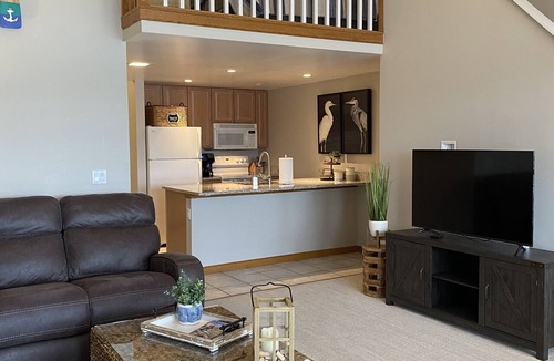 Gypsum Condo | “ I’m Sittin’ On The Dock Of The Bay “