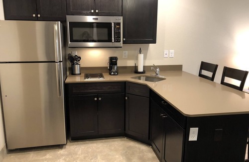 Marinette Hotel | Independence Stay