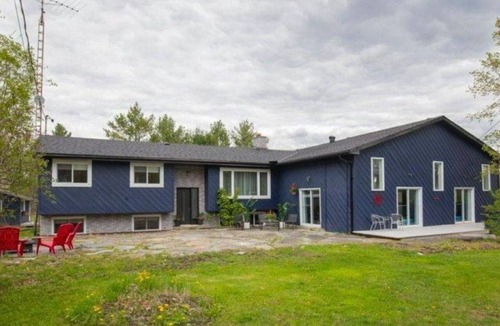 Trent Lakes Cottage | INDOOR POOL, HOT TUB & SAUNA! Welcome to Bluehaven in the Kawartha's!