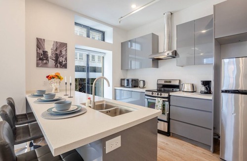 Downtown Montreal Apartment | Inner-City Apartment –Prime Bishop St Location