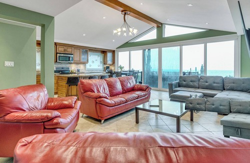 Innisfil Cottage | Innisfil Lakeside Paradise: Idyllic 2-BDR Retreat