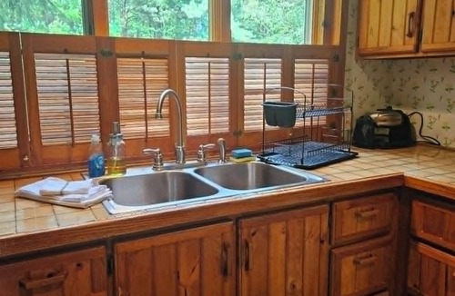 Russell Cabin | J&D Hand Crafted Cabin