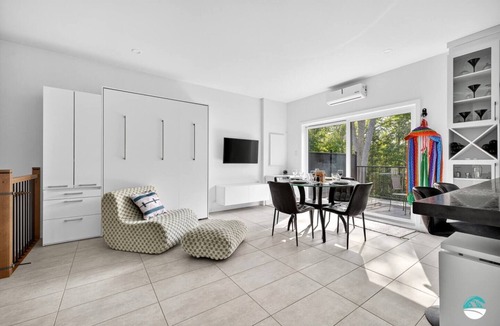 Communaute-Urbaine-de-l'Outaouais Apartment | JGR Bright 1BR | Quiet & Comfortable