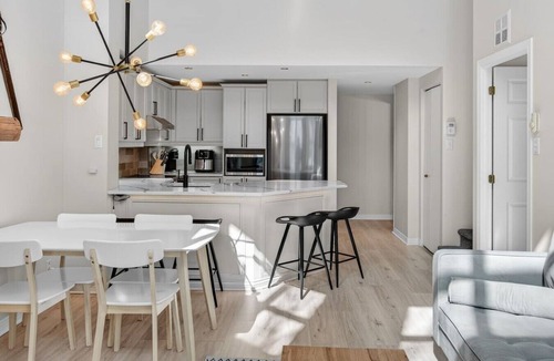 Mont-Tremblant Pedestrian Village Apartment | Johannsen 107 - Tremblant a Louer