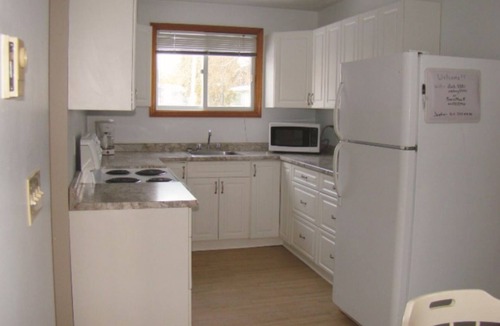 Sauble Beach Cottage | Just a few steps from the beach and Main Street!