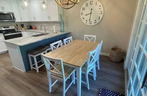 Kelleys Island Apartment | Kelleys Island Modern Condo