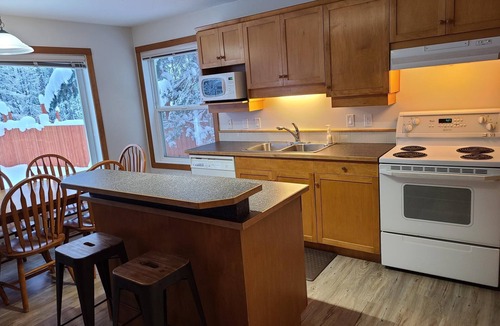 East Kootenay Cabin | Kimberley Cabin - Between Waterfall Creek Golf & Ski Hill