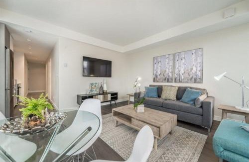 Downtown Victoria Apartment | King Bed And Coastal Art Decor In Old Town