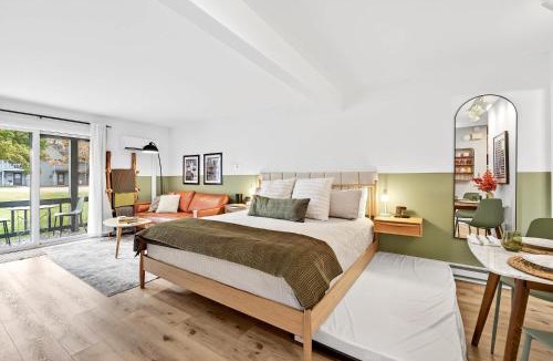 Ellicottville House | King Bed, Walk or Bike to town, EV, Pets OK