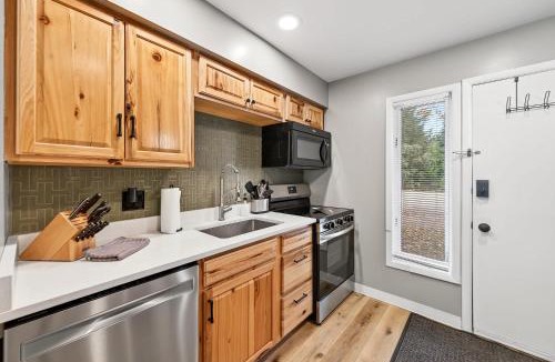 Ellicottville House | King Bed, Walk or Bike to town, EV, Pets OK