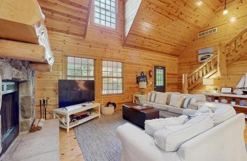 Saugatuck House | Kingfisher Cove Cabin 19