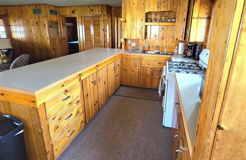Burt Lake Cottage | Kings Point Cottage on Burt Lake's Poverty Bay