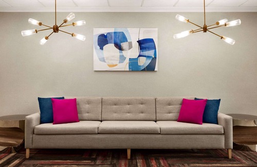 Lackawanna Hotel | La Quinta Inn & Suites by Wyndham Lackawanna