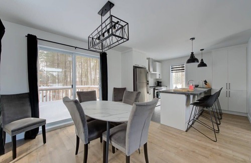 Pont-Rouge Ski Chalet | La Randonnee SPA - Nature & Trails in Portneuf