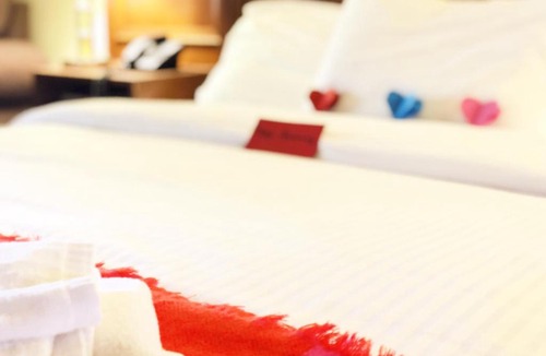 Lagoon City Hotel | Lagoon Harbour Resort & Hotel