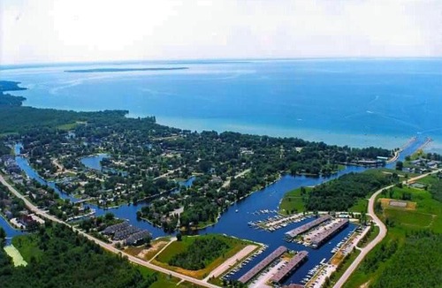 Lagoon City Hotel | Lagoon Harbour Resort & Hotel