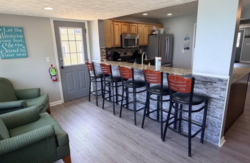 Geneva-on-the-Lake House | Lake Access Retreat Pet Friendly Fire Pit