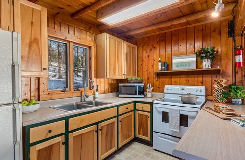 Lake Ann House | Lake Ann Waterfront | Family, Pet Friendly/Walk to Downtown