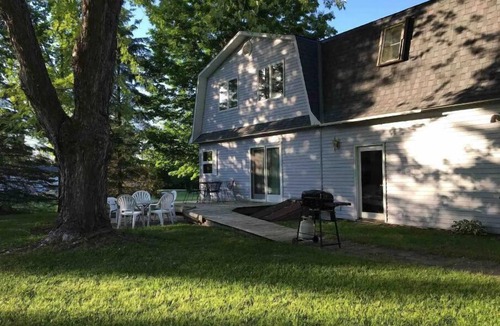 Charlevoix House | Lake Charlevoix Spacious Home Away From Home