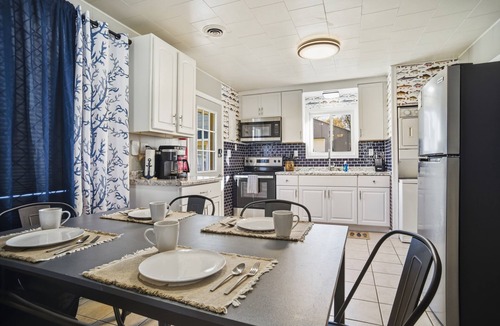 Port Clinton Cottage | Lake Erie Angler's Cottage — Fish Station, Boat Parking, Sleeps 8