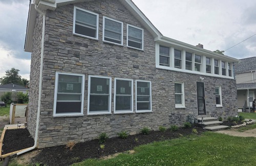 Lorain Condo | Lake Erie Fishing - Sleeps 8 · 3 Bd - 1.5 Bth - Full Kitchen - Patio - Out Elec.