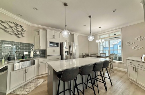 Marblehead House | Lake Erie Relaxing Getaway Clubhouse Sauna Pool