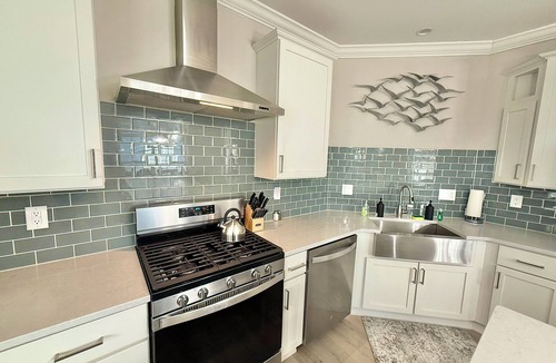 Marblehead House | Lake Erie Relaxing Getaway Clubhouse Sauna Pool