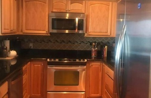 Geneva-on-the-Lake Condo | LAKE ERIE-SISTIBLE CONDO