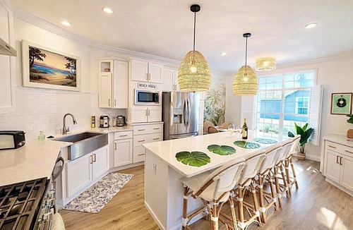 Marblehead House | Lake Escape Ultimate Getaway Clubhouse Sauna Pool
