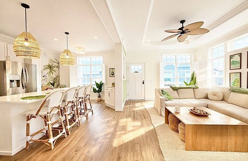 Marblehead House | Lake Escape Ultimate Getaway Clubhouse Sauna Pool