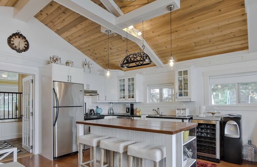 Central Alberta House | Lake front Cabin with a view