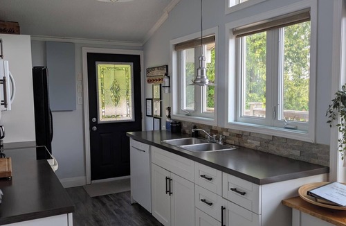 Northern Bruce Peninsula Cottage | Lake Huron Waterfront Cottage near Singing Sands Beach & the Grotto - Tobermory!