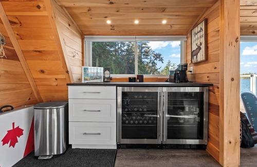 Bala Cottage | Lake Muskoka Waterfront, Private, Close to Town