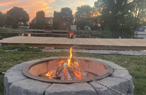 Lighthouse Cove Cottage | Lake St. Clair Cottage | Hot Tub | Games Room | Sleeps 12