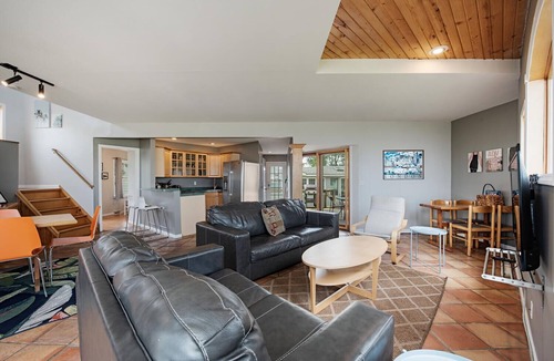 Sandusky House | Lakefront 3-BR Home Summer Getaways & Sports Force