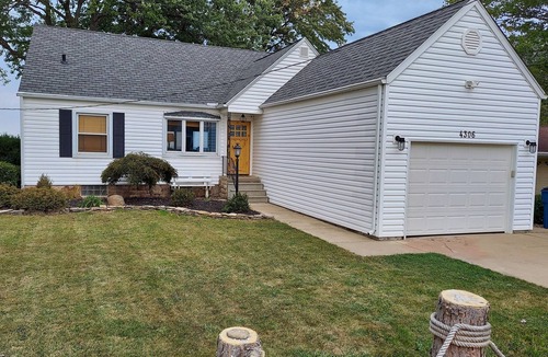 Vermilion House | Lakefront - 4BR w/Hot Tub & Sauna