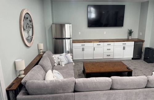 Fair Haven House | Lakefront 5 King Beds + Private Dock + Screen Porch + Pet Friendly