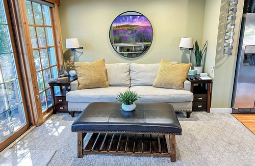 Homer Cottage | Lakefront Cottage on Little York Lake - Kayaks, Firepit and Ski Song Mtn 8 Min