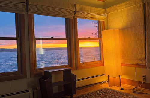 King Ferry Cottage | Lakefront Escape - Cozy, Comfy, and PRIVATE