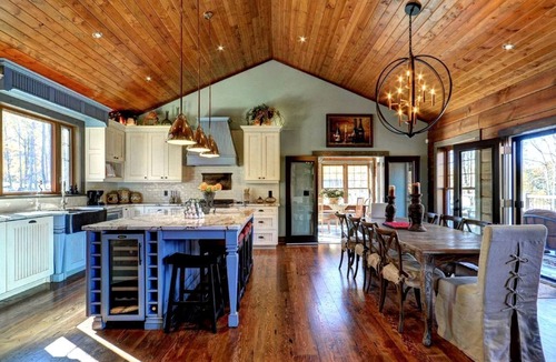 Eagle Lake Cabin | Lakefront Family-Friendly Log Cabin Rental with Private Beach near Ottawa, Ontario